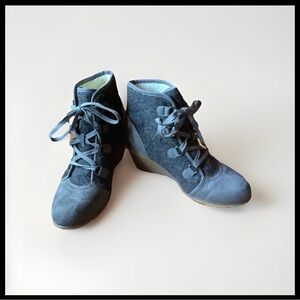 Maurices Size 10M Giana Lace-Up Wedge Boots